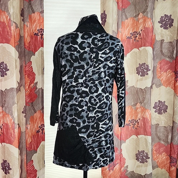 Parsley & Sage Hi Lo Leopard Print Scarf Neck Top sz S - Picture 7 of 10